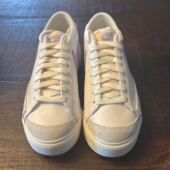 Nike Women's Blazer low platform - Picture 2 of 2